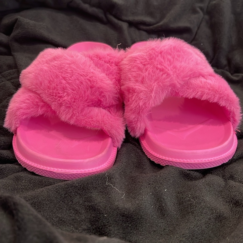 Pink Fuzzy Slippers - Size 39 (US 8) - Picture 4 of 9